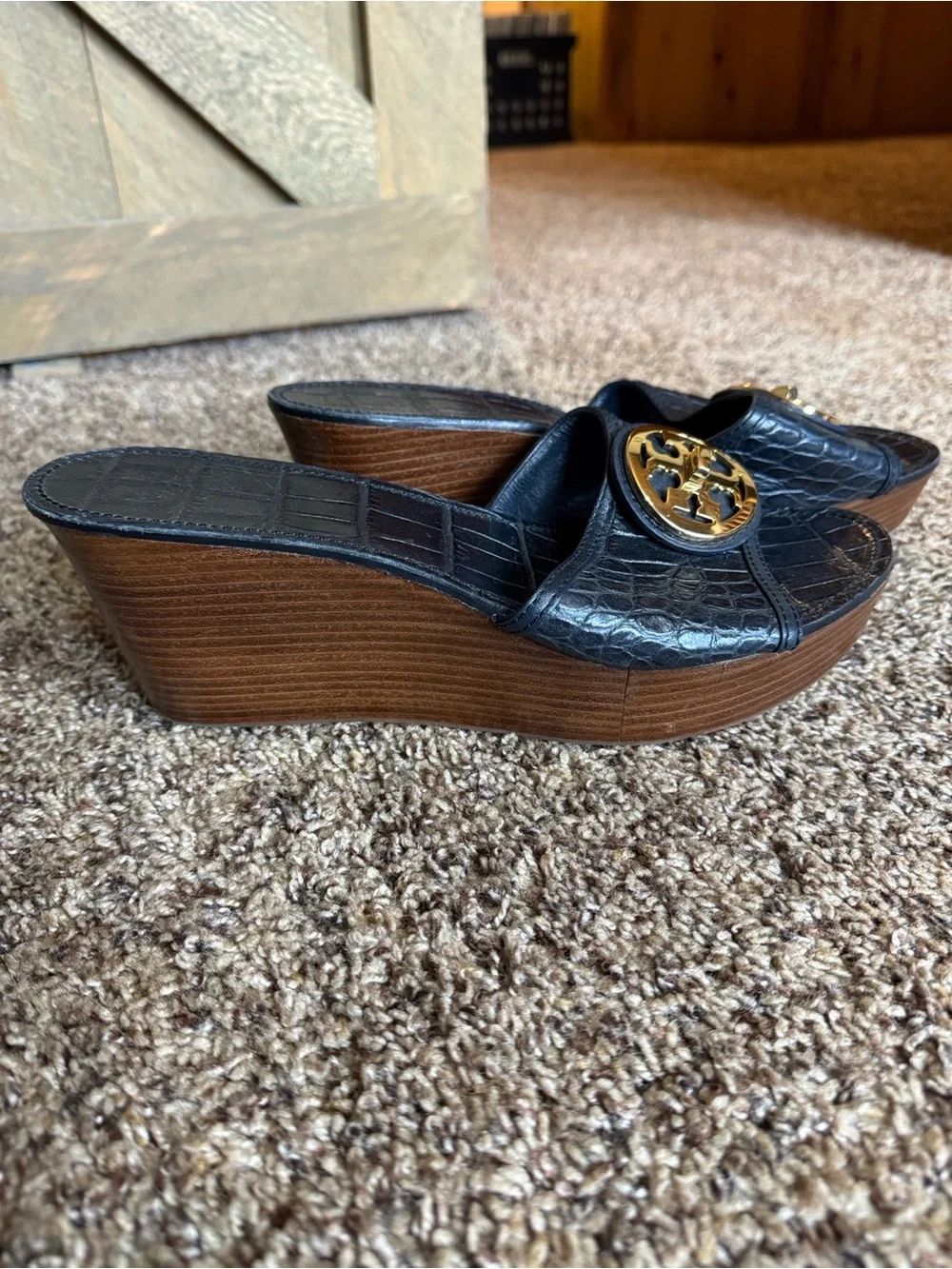 Tory Burch dark blue croc embossed leather slides with wedge heels Size 11